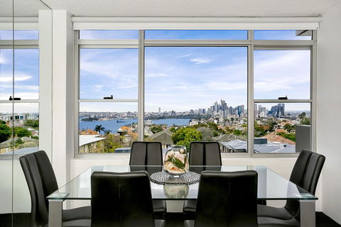 Modern 2BR Apartment With Views HARIS - Maitland Accommodation 0