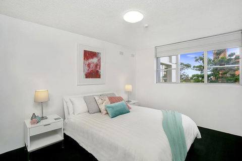 Modern 2BR Apartment With Views HARIS - Maitland Accommodation 3
