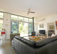 Moriarty Studio - chic couples retreat - Maitland Accommodation