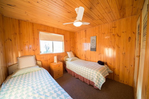 Mundic Waterfront Cottages - Maitland Accommodation 3