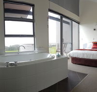 Cosy Corner Sea View Apartments - Maitland Accommodation