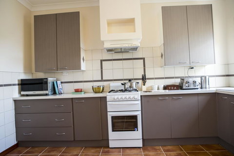 Spencer Cottage - Maitland Accommodation 7