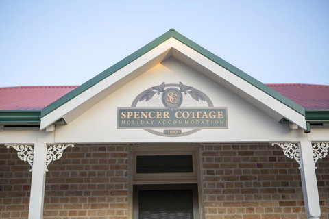 Spencer Cottage - Maitland Accommodation 0