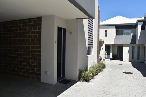Central Executive Townhouse - Maitland Accommodation 5