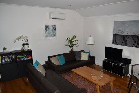 Central Executive Townhouse - Maitland Accommodation 4
