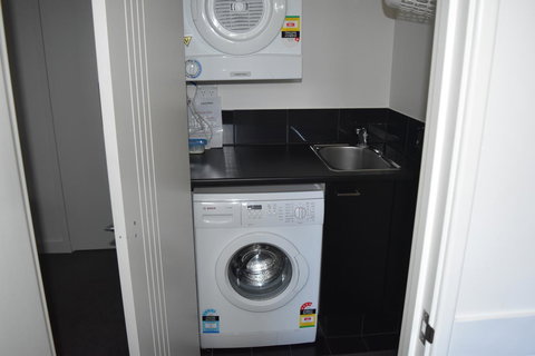 Central Executive Townhouse - Maitland Accommodation 10