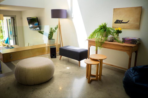 Cottesloe Artist's Beach Retreat - Maitland Accommodation 17