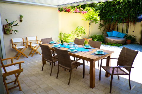 Cottesloe Artist's Beach Retreat - Maitland Accommodation 2