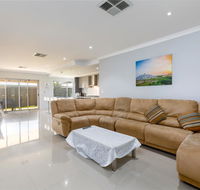 Rainbow Dream House - Maitland Accommodation