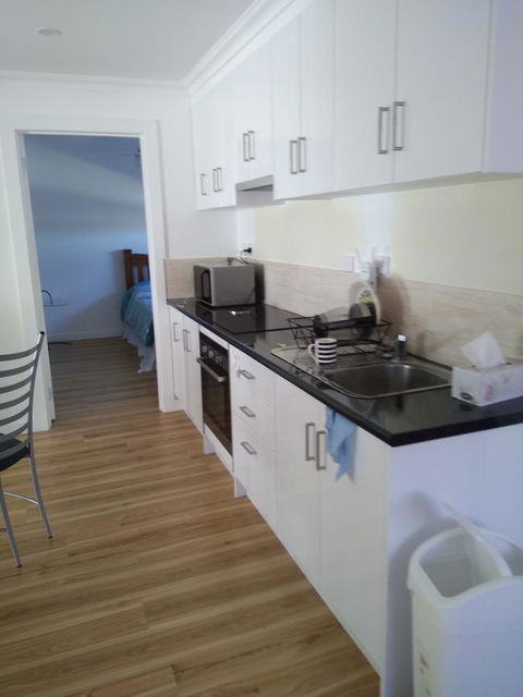 DIANELLA Budget Rooms Happy Place To Stay - Maitland Accommodation 33