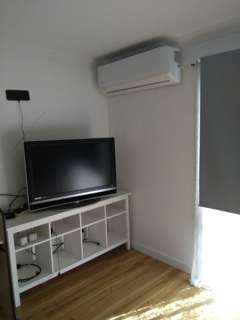 DIANELLA Budget Rooms Happy Place To Stay - Maitland Accommodation 32