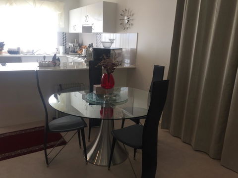 Bright & Beautiful Home On The Hills! - Maitland Accommodation 10