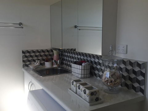 Bright & Beautiful Home On The Hills! - Maitland Accommodation 23