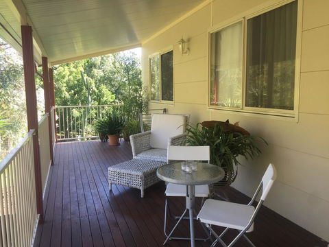 Bright & Beautiful Home On The Hills! - Maitland Accommodation 3