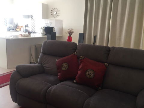Bright & Beautiful Home On The Hills! - Maitland Accommodation 7
