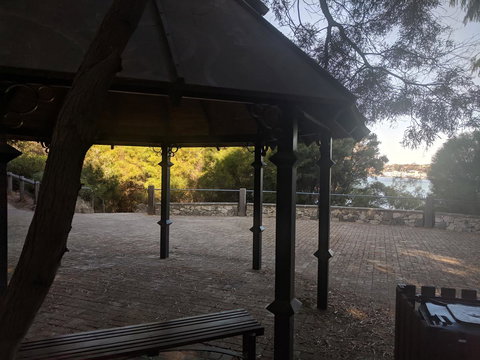 Riverside Retreat - Maitland Accommodation 12