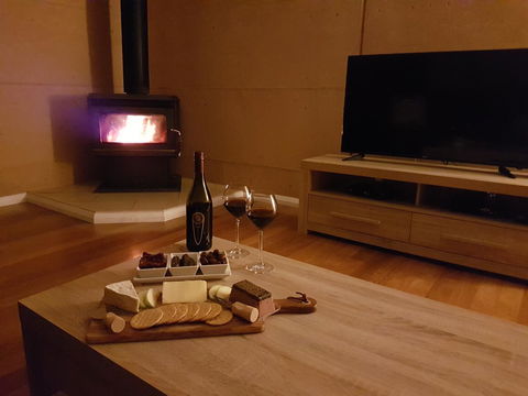 Jarrah Grove Forest Retreat - Maitland Accommodation 9