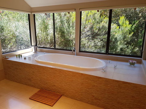 Jarrah Grove Forest Retreat - Maitland Accommodation 0