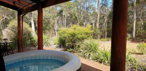 Jarrah Grove Forest Retreat - Maitland Accommodation 14
