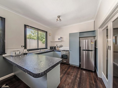 Panoramique Holiday Home With A View - Maitland Accommodation 11