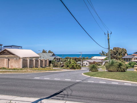 Panoramique Holiday Home With A View - Maitland Accommodation 2