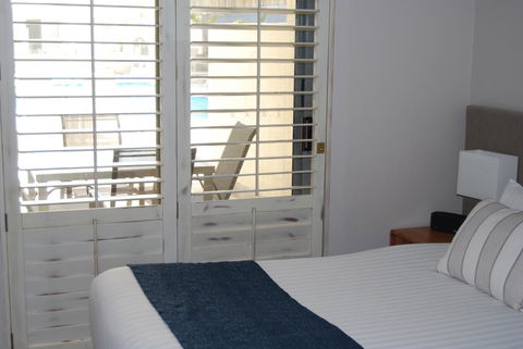 Absolute Beachfront Scarborough - Maitland Accommodation 6