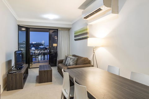 Dolphin Quay Apartments - Maitland Accommodation 19