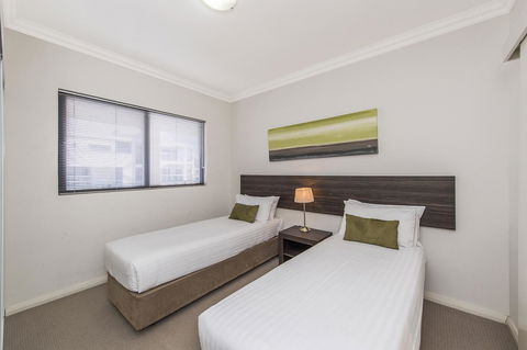 Dolphin Quay Apartments - Maitland Accommodation 39