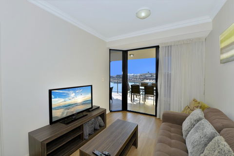 Dolphin Quay Apartments - Maitland Accommodation 2