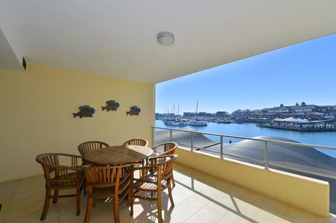 Dolphin Quay Apartments - Maitland Accommodation 14