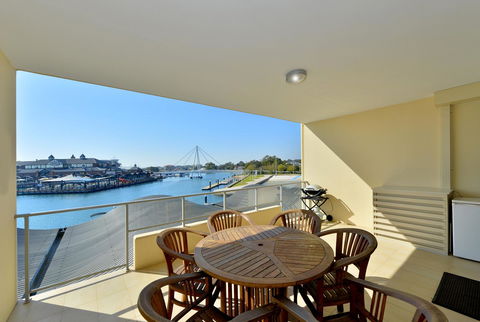 Dolphin Quay Apartments - Maitland Accommodation 15