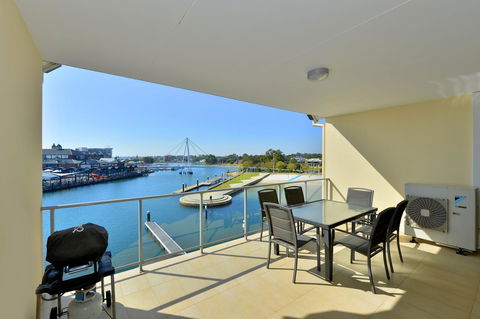 Dolphin Quay Apartments - Maitland Accommodation 5