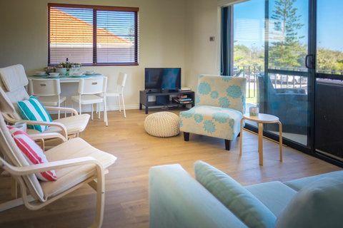 Cottesloe Beach On Napier - Maitland Accommodation 0