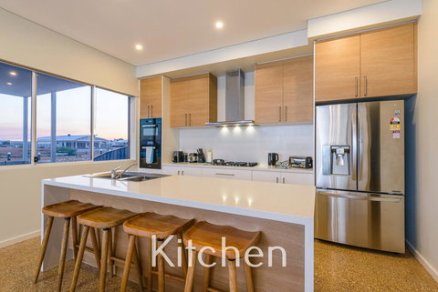 32 Corella Court - Maitland Accommodation 4