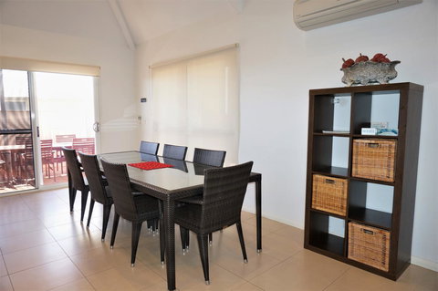 Osprey Holiday Village Unit 104 - Maitland Accommodation 5