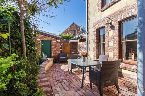 100 On South Callan Apartments - Maitland Accommodation 17