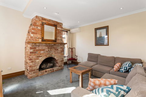 100 On South Callan Apartments - Maitland Accommodation 1