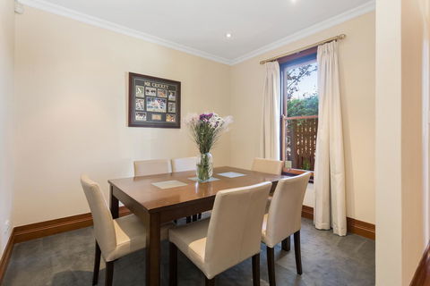 100 On South Callan Apartments - Maitland Accommodation 10