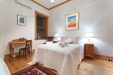 Annie's Victorian Terrace Accommodation Fremantle - Maitland Accommodation 11