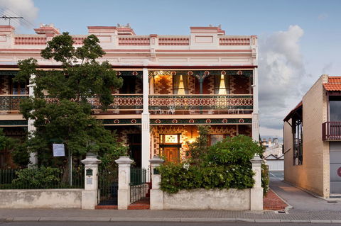 Annie's Victorian Terrace Accommodation Fremantle - Maitland Accommodation 30