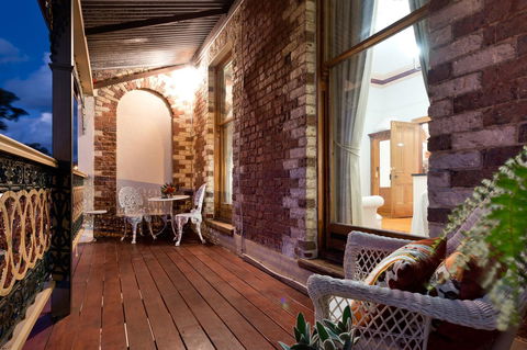 Annie's Victorian Terrace Accommodation Fremantle - Maitland Accommodation 7