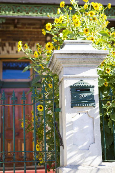 Annie's Victorian Terrace Accommodation Fremantle - Maitland Accommodation 1
