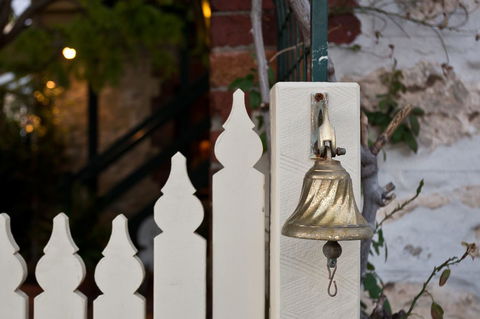 Annie's Victorian Terrace Accommodation Fremantle - Maitland Accommodation 9