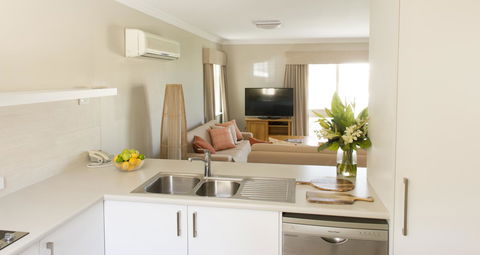 The Marina Hotel - Mindarie - Maitland Accommodation 24