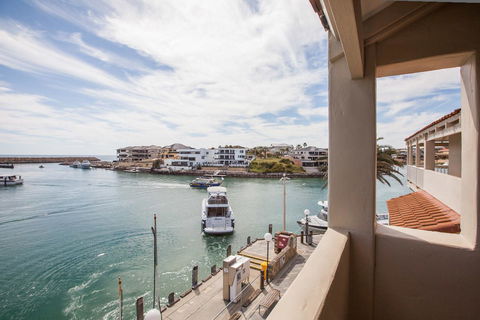The Marina Hotel - Mindarie - Maitland Accommodation 2