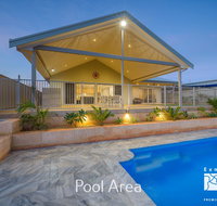 20 Madaffari Drive - Pool and Jetty - Maitland Accommodation