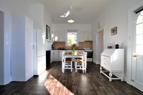 Horlock House - Maitland Accommodation 7