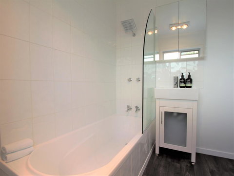 Horlock House - Maitland Accommodation 6