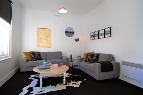 Horlock House - Maitland Accommodation 8