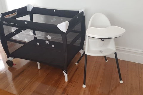 Horlock House - Maitland Accommodation 11